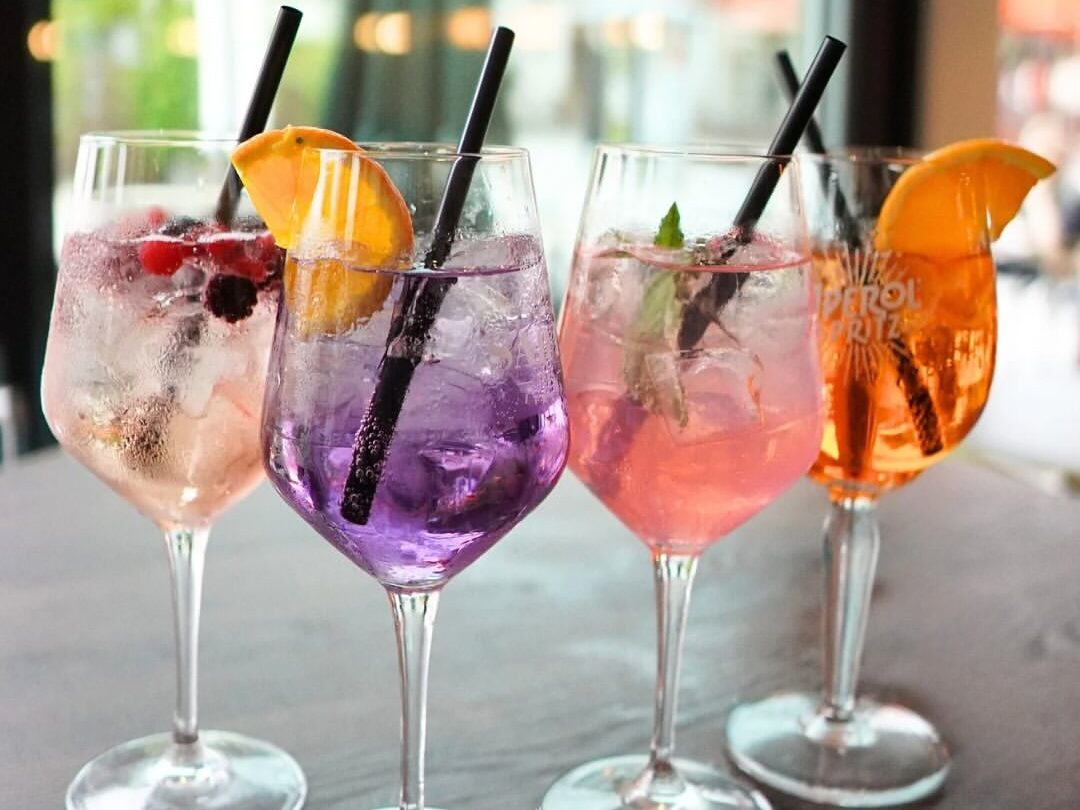 First Cafe Bar Getränke Cocktail